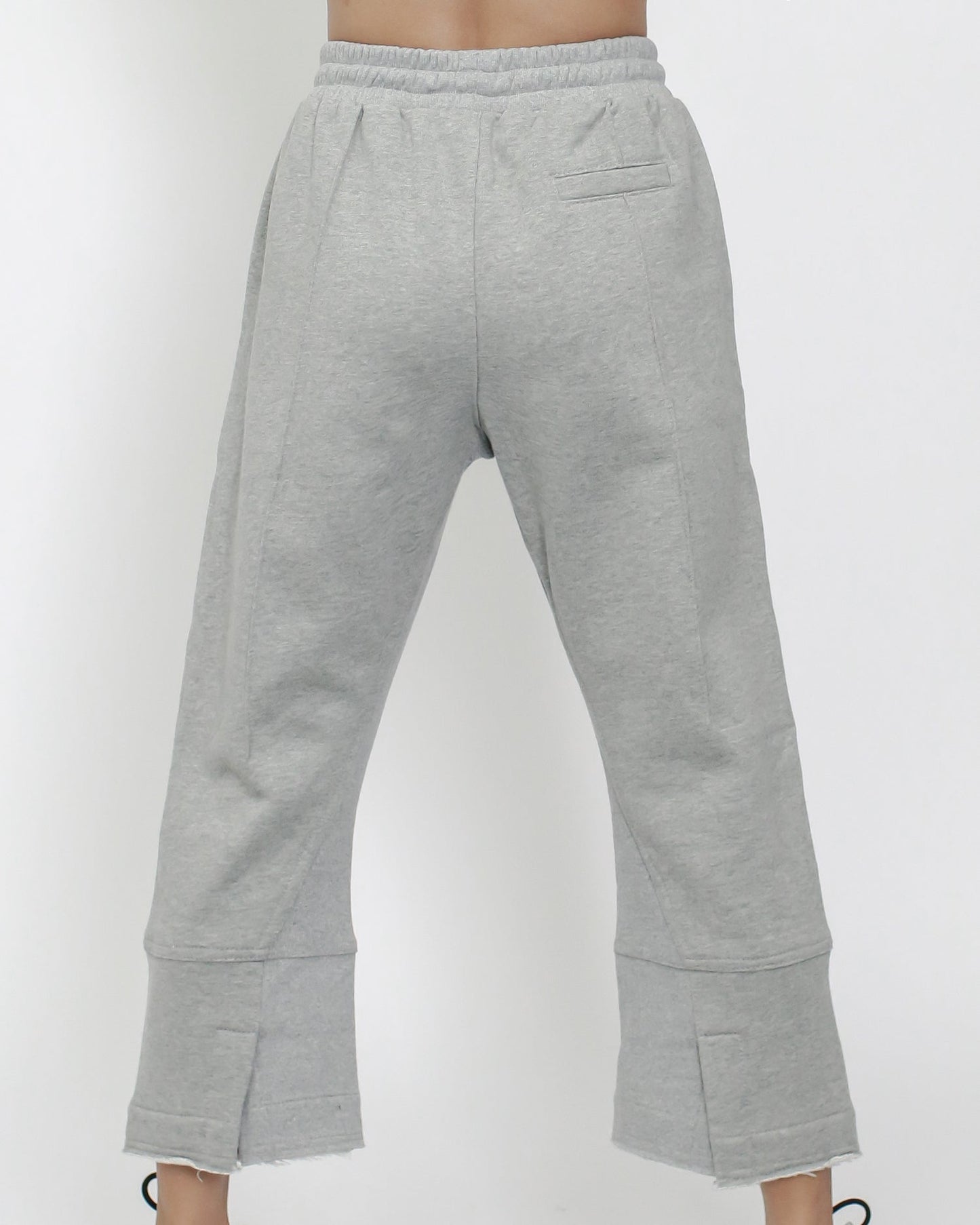 grey cropped sweat pants *pre-order*